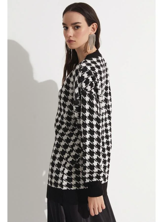 JUNE June Houndstooth Patterned Stoned Cardigan Black - White