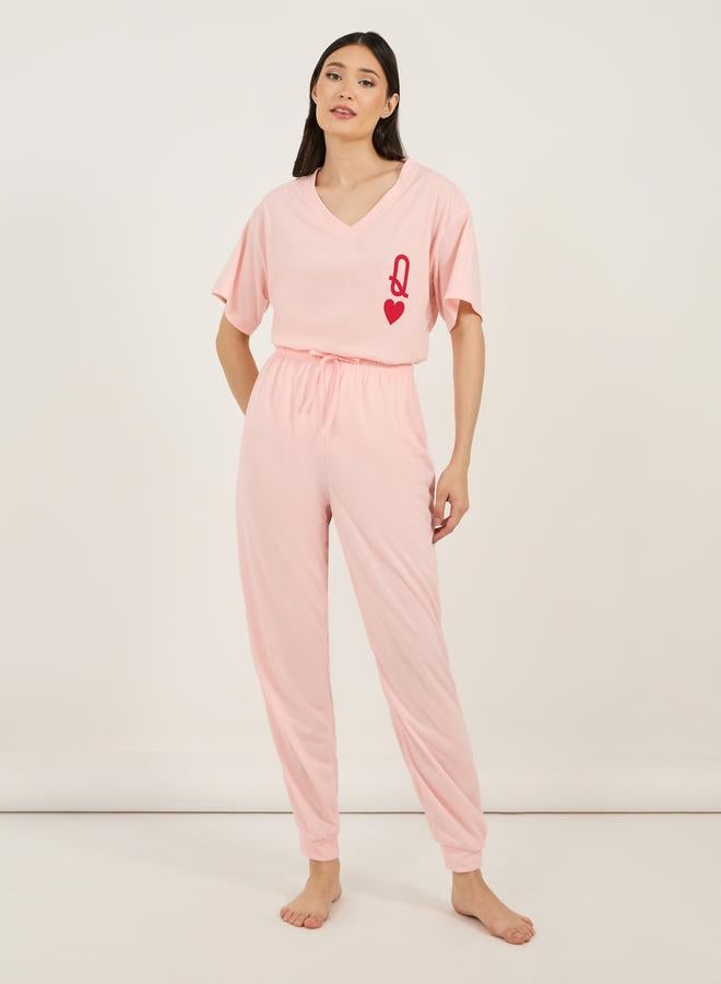 Styli Queen Of Hearts Dropped Shoulder V Neck T-Shirt & Cuffed Pyjama Set  - Image 4