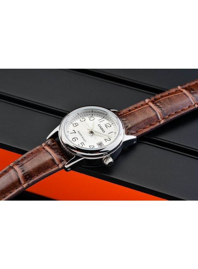 Casio Ladies Analog LTP-V002L-7B2UDF Silver Dial Leather Strap Women's Watch - Image 2