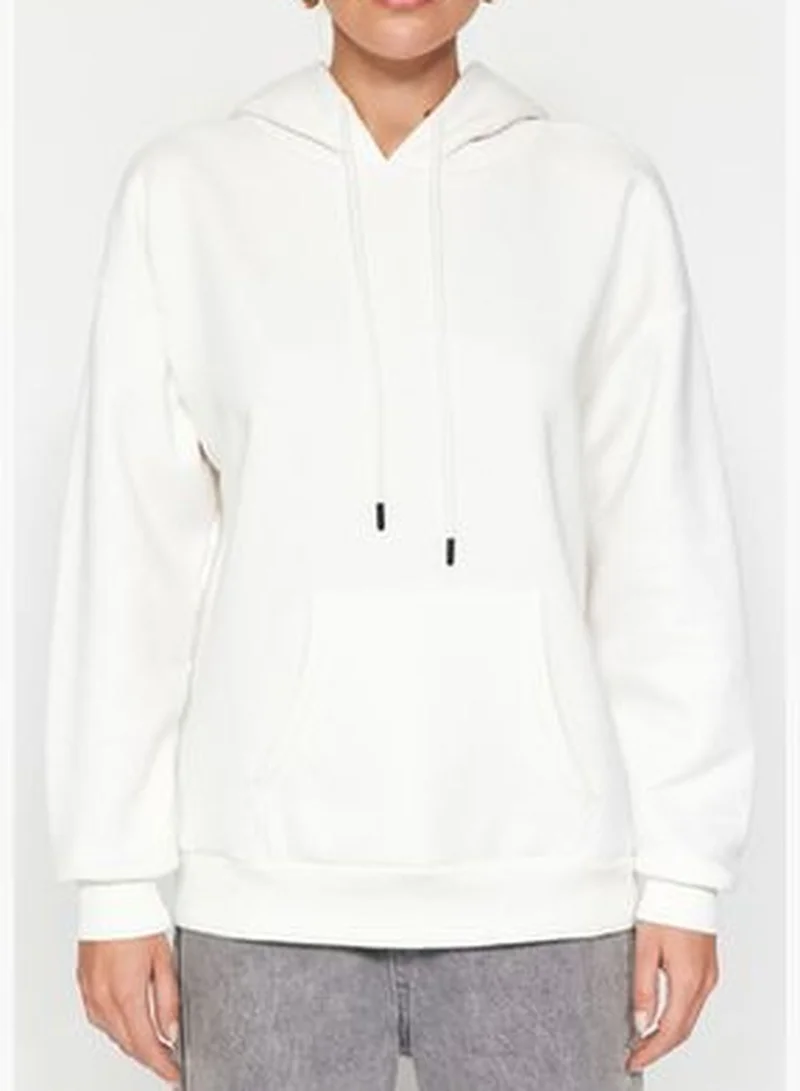 trendyol Thick Ecru, Fleece Inside Oversized/Wide Fit with a Hooded Basic Knitted Sweatshirt TWOAW24SW00103.