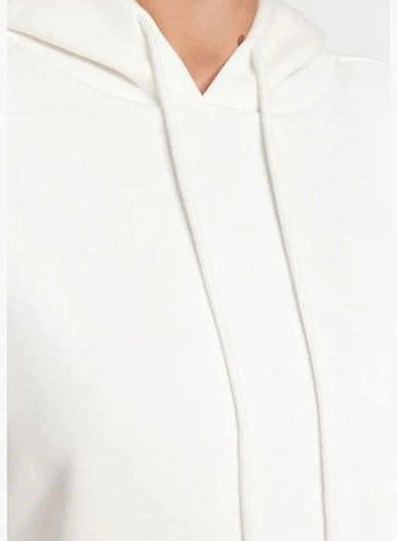 trendyol Thick Ecru, Fleece Inside Oversized/Wide Fit with a Hooded Basic Knitted Sweatshirt TWOAW24SW00103.