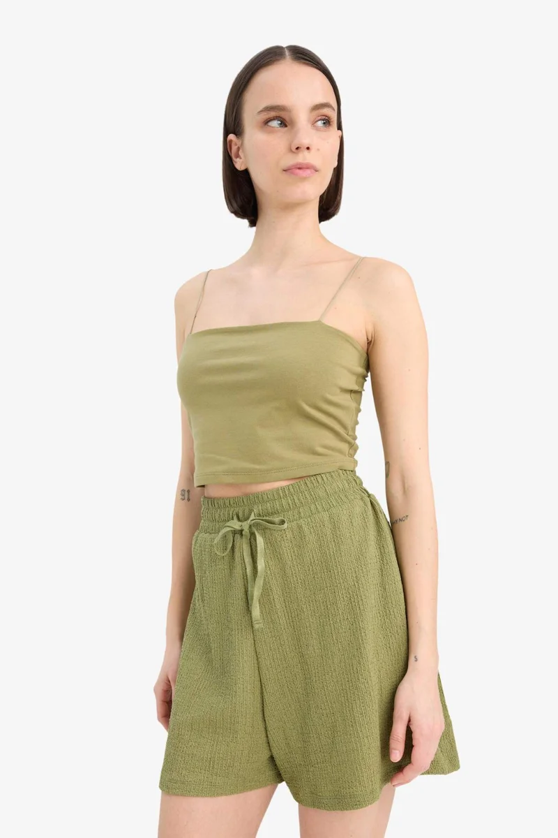 ديفاكتو Loose Fit Crepe Shorts