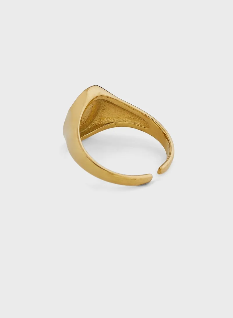 ليدي موف YVONNE SIGNET RING