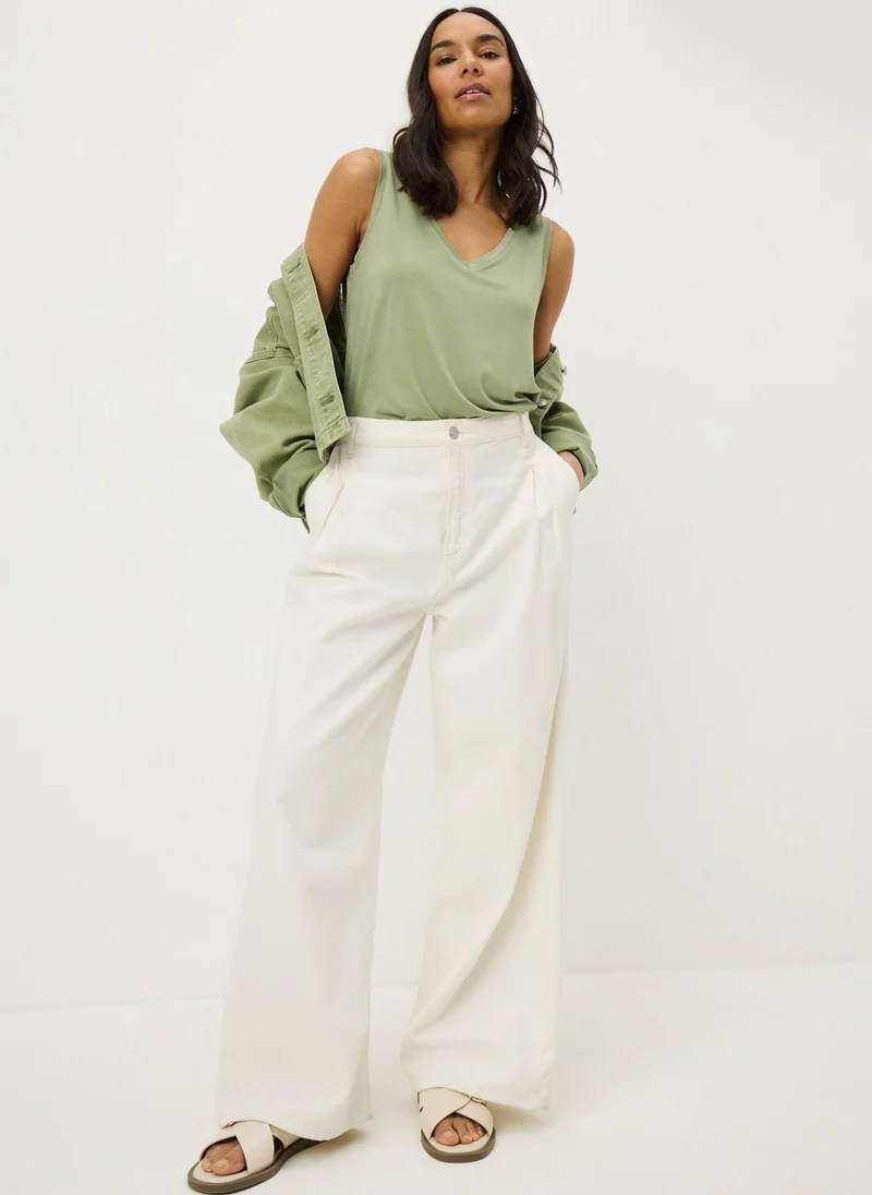 ماتلان Green V-Neck Vest Top