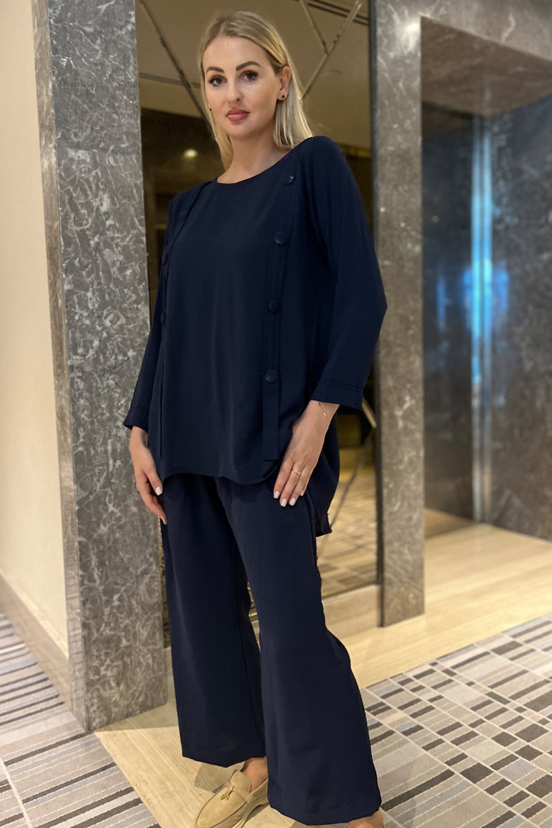 مويستريت طقم بلوزة بياقة دائرية وأزرار وبنطلون - Image 4