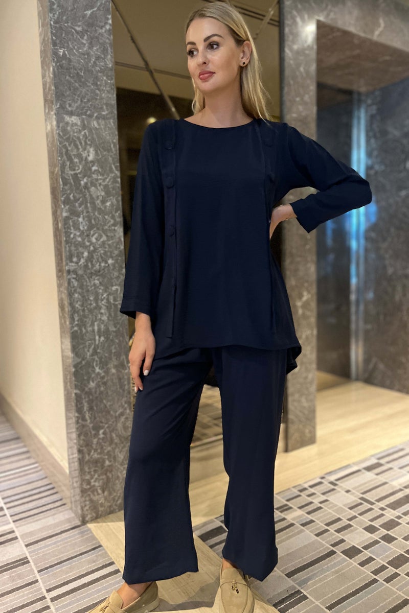 مويستريت طقم بلوزة بياقة دائرية وأزرار وبنطلون - Image 5