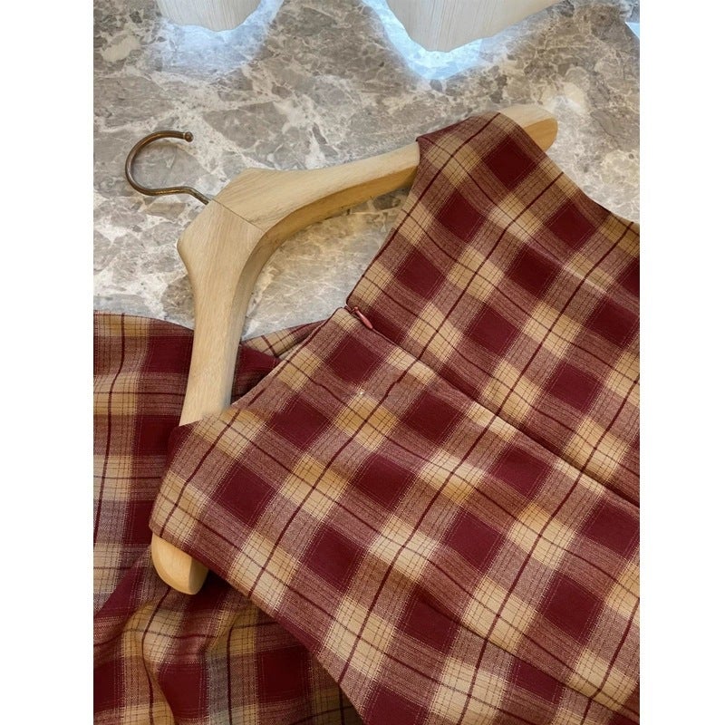 French Romantic Off-Shoulder Checkered Dress with Pleated Waist, Slimming Fit, Red Check Pattern - Image 5