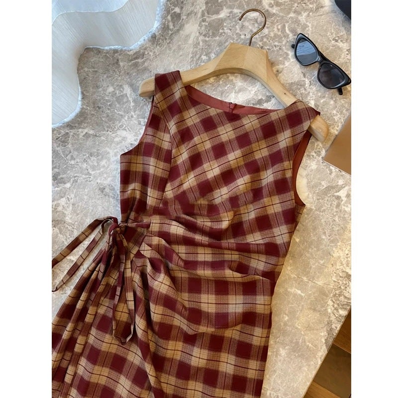 French Romantic Off-Shoulder Checkered Dress with Pleated Waist, Slimming Fit, Red Check Pattern - Image 2