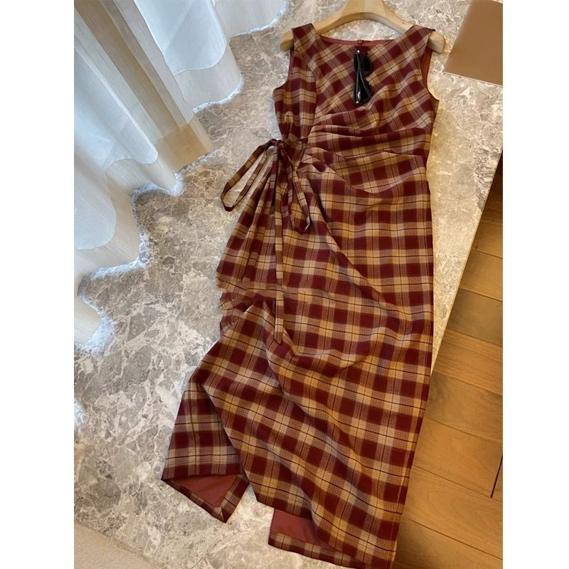 French Romantic Off-Shoulder Checkered Dress with Pleated Waist, Slimming Fit, Red Check Pattern - Image 3