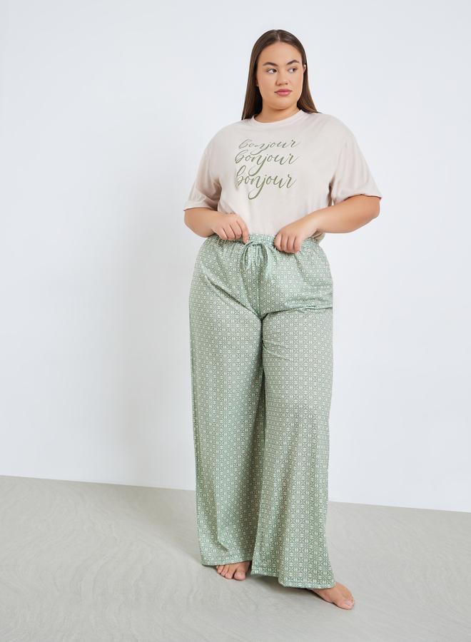 ستايلي طقم بيجاما بمقاس كبير من بنطال وتيشيرت بأكتاف منخفضة - Image 4