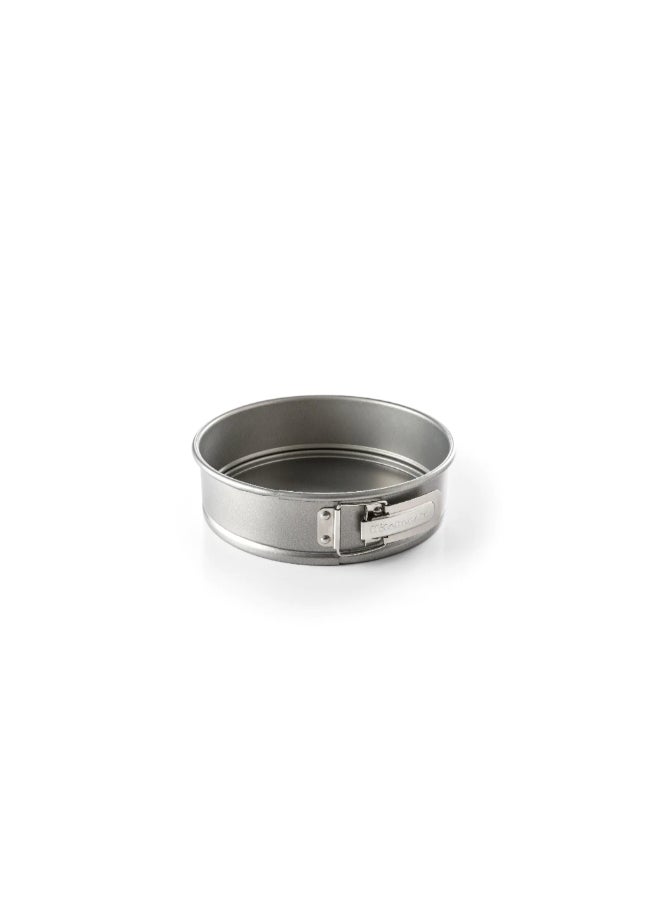 KitchenAid Nonstick Aluminized Steel Springform Cake Pan Silver 24cm CC003295-001 - Image 1