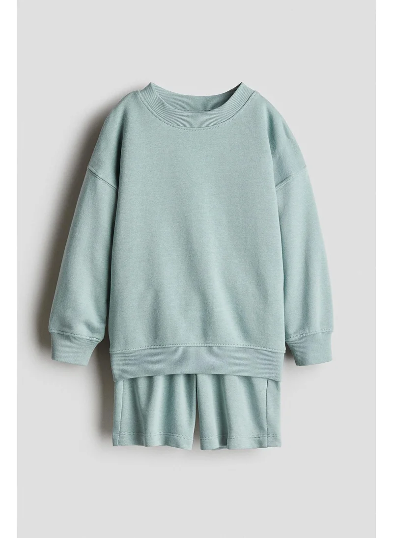اتش اند ام 2-piece sweatshirt and shorts set