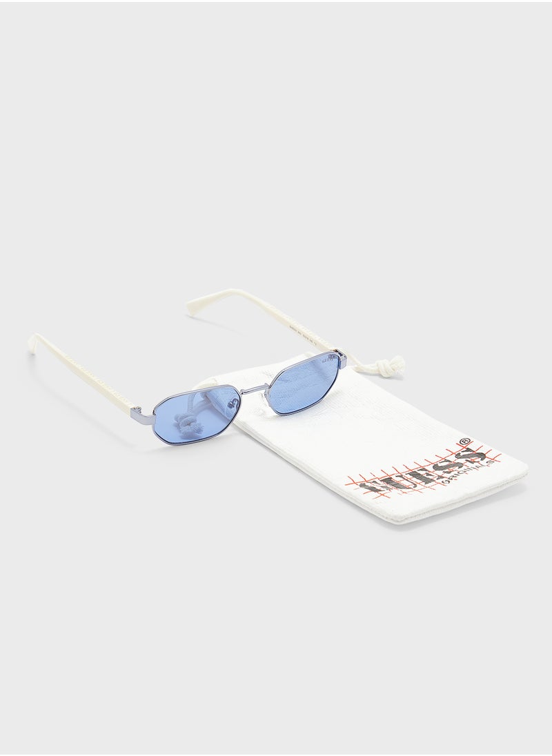 GUESS Gu0023132N53 Shape Sunglasses  - Image 4