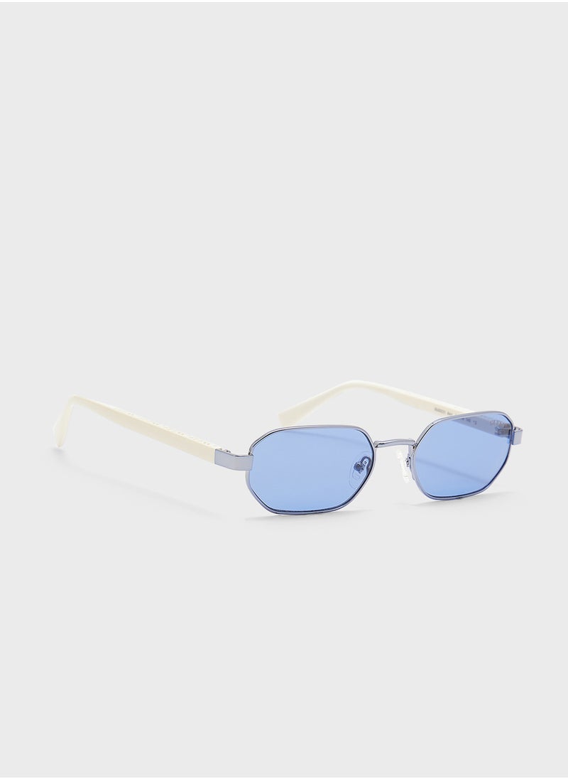 GUESS Gu0023132N53 Shape Sunglasses  - Image 1