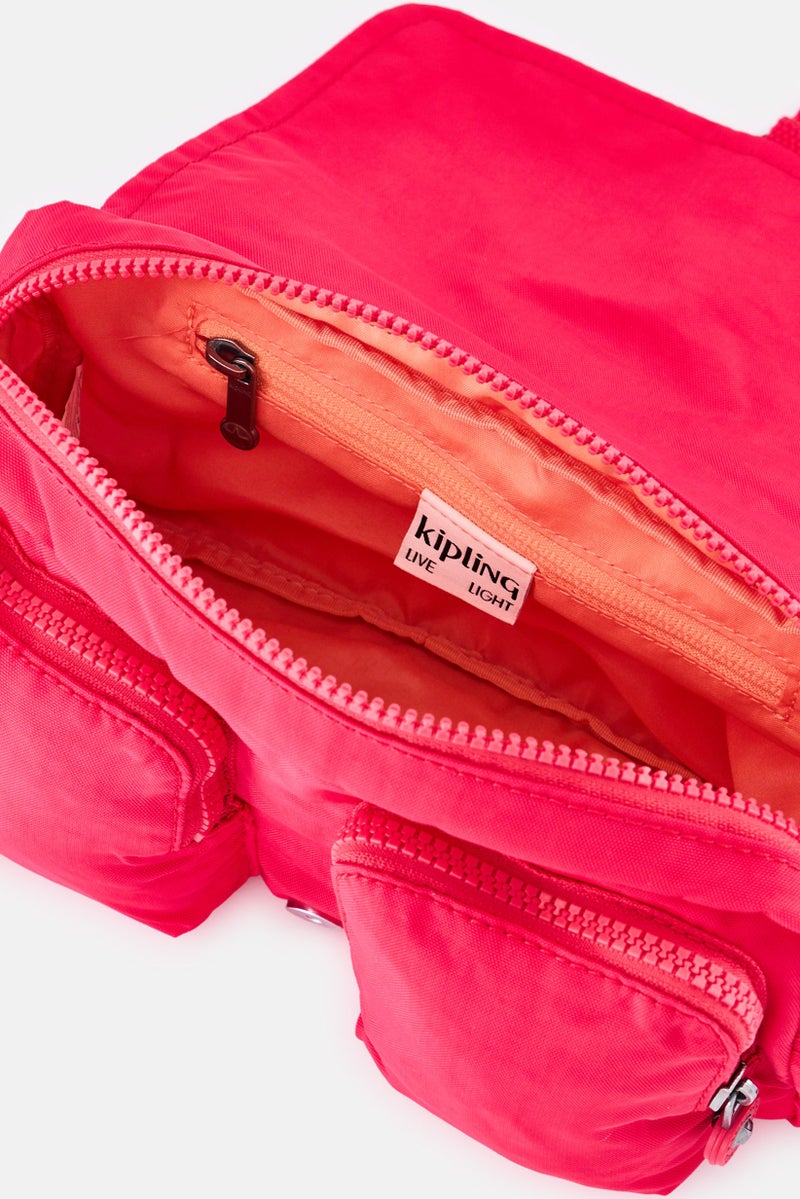 kipling حقيبة كتف نسائية بشعار العلامة التجارية مع حلقة مفاتيح، وردي فوشيا - Image 3