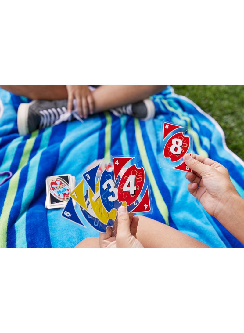 Mattel Games UNO H20 للذهاب، لعبة بطاقات مقاومة للماء، لأخذها إلى الشاطئ وإجازات الثلج، بطاقات متينة إضافية 108، للأعمار 7+، P1703 - Image 4