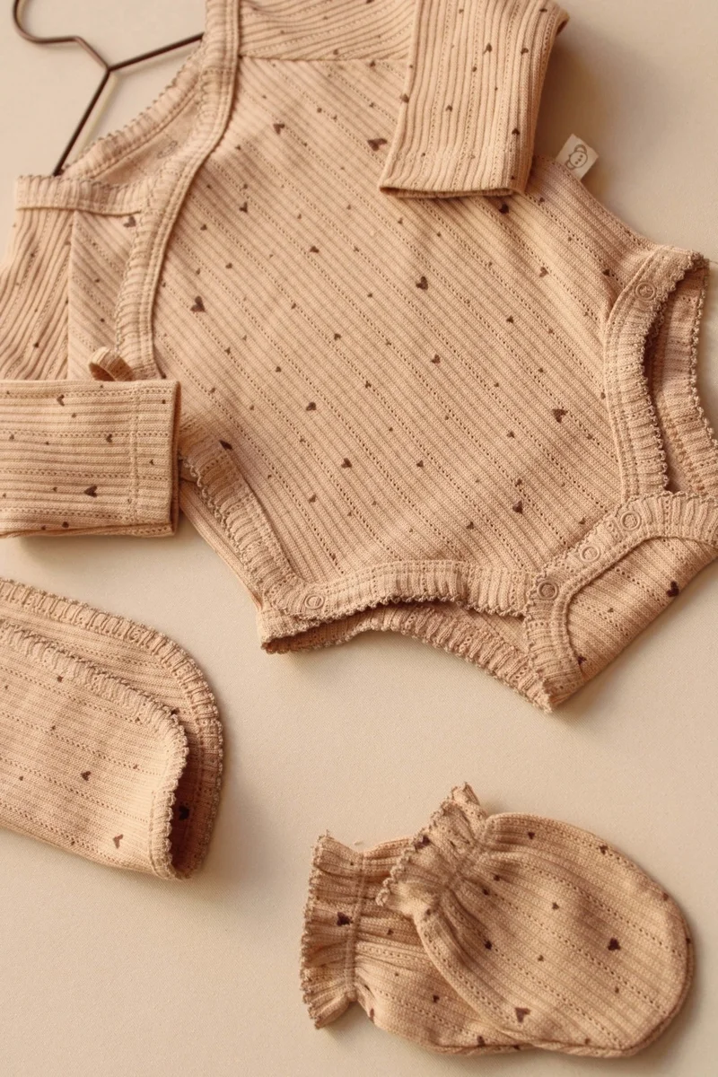 Ohlala Koala 5-Piece Double Breasted Newborn Set Heart Printed Model 5