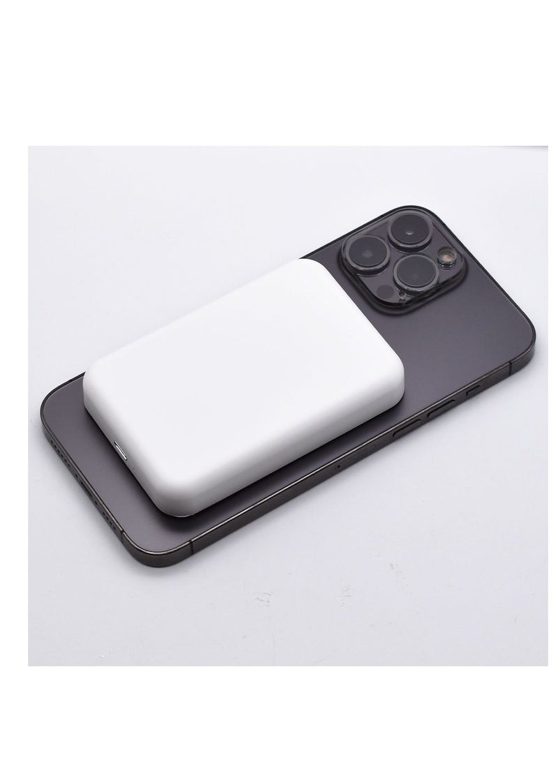 General Wireless power bank in black and white  - Image 2