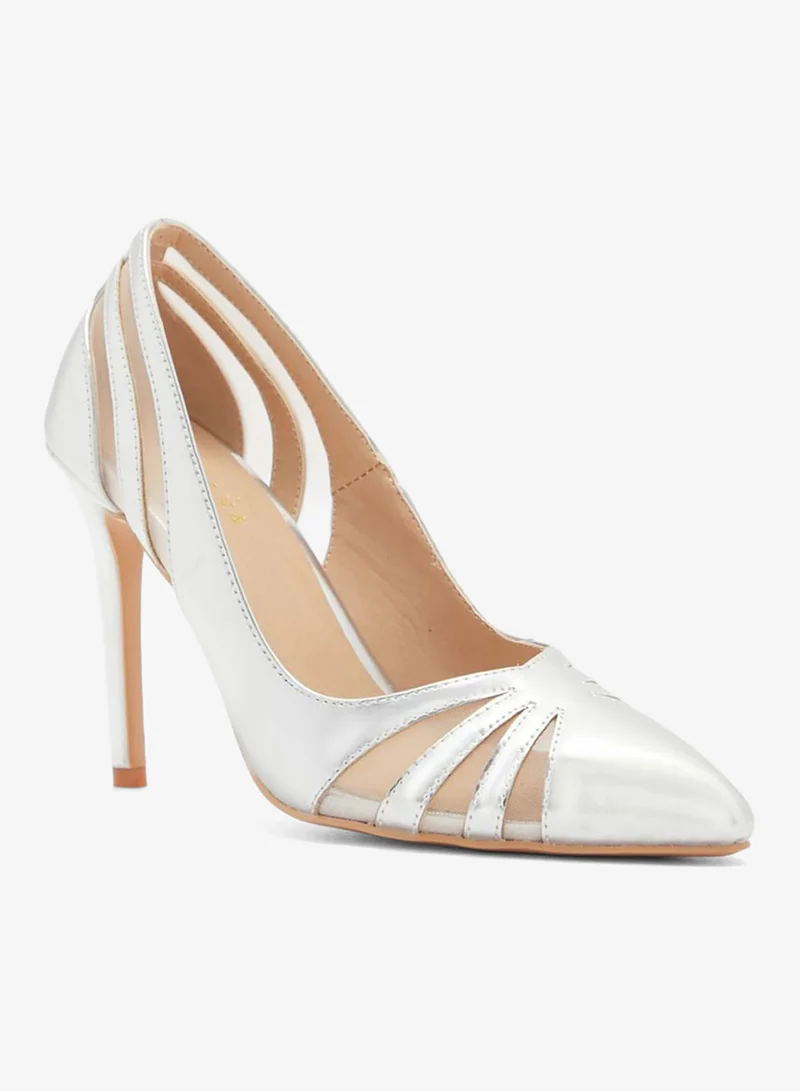 Khizana Cutout Detail Pointed Pump