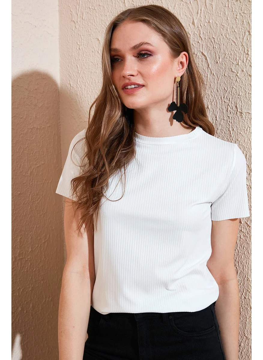 Lela Crew Neck Slit Detail Blouse Women's Blouse 5863431