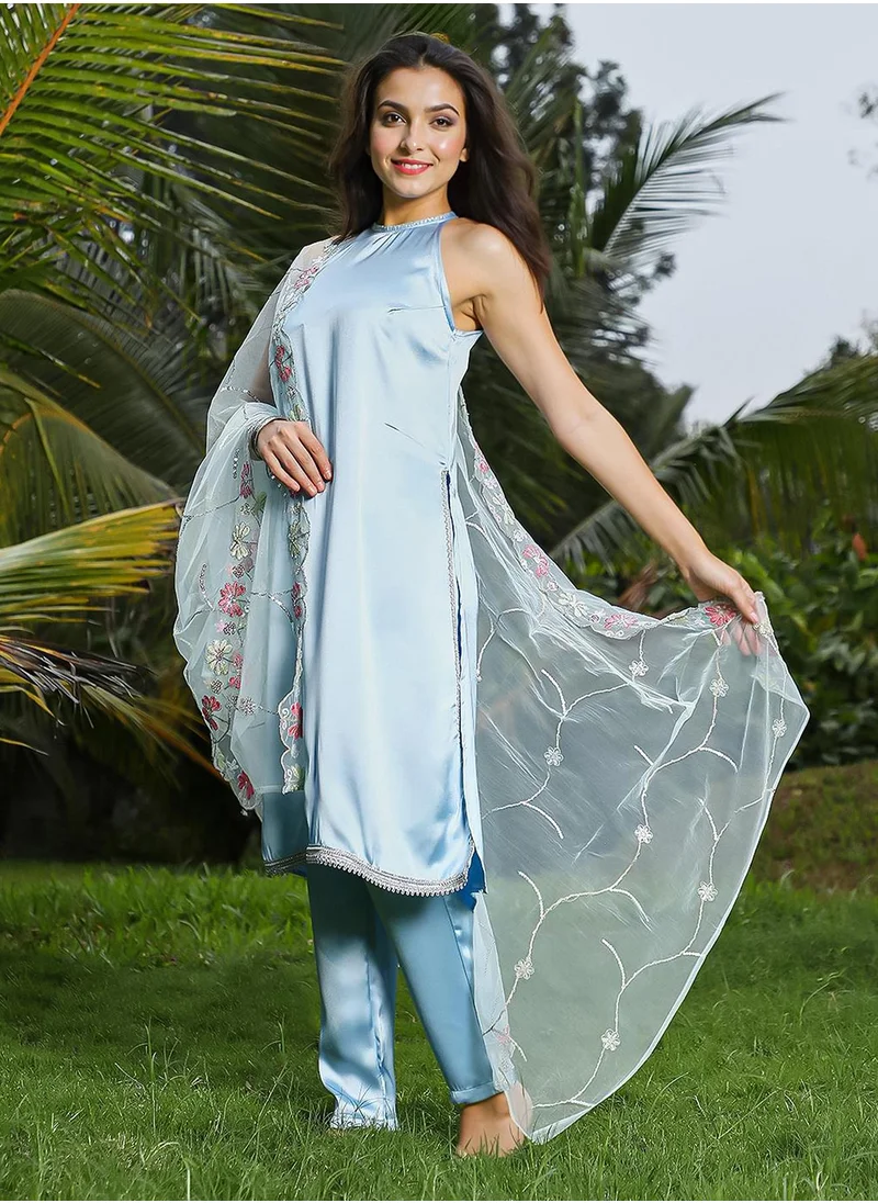  قصة Women's Powder Blue Blush Bloom Kurta Set