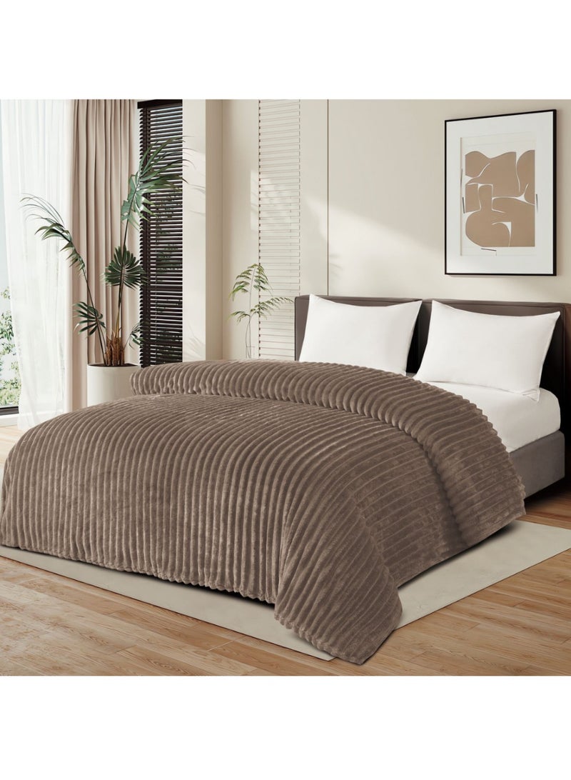 مينجلي بطانية فلانيل مخططة ناعمة ودافئة  بوزن 1500 جرام - بطانيه مقاس نفرين 220×200 سم متعددة الاستخدامات للسرير والكنبة وجميع الفصول - Image 1