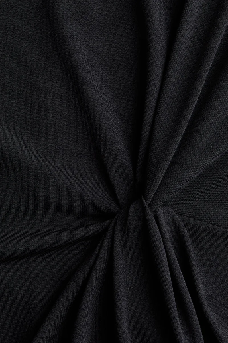 اتش اند ام بلوزة بتفاصيل ملتوية