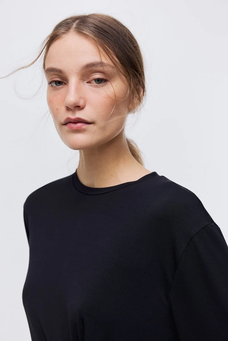 اتش اند ام بلوزة بتفاصيل ملتوية