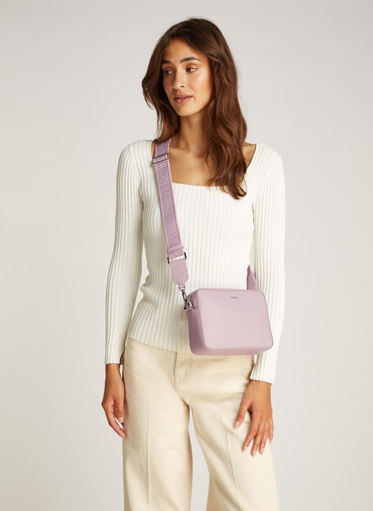 CALVIN KLEIN - Must Small Crossbody - Image 1