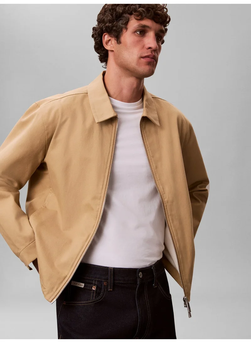 كالفن كلاين تيشيرت برقبة دائرية وقصّة سليم