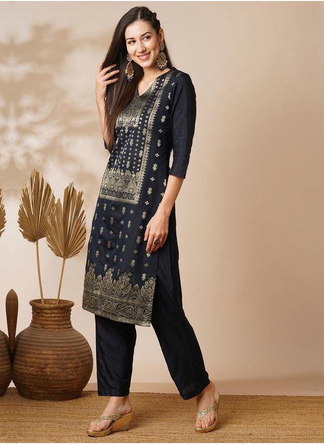 V-Neck Ethnic Motifs Straight Kurta with Wide-Leg Pants Set - pzsku/Z9658D18368366A296B11Z/45/1741119895/654bfd59-898e-48e5-8703-6580e22b45a0