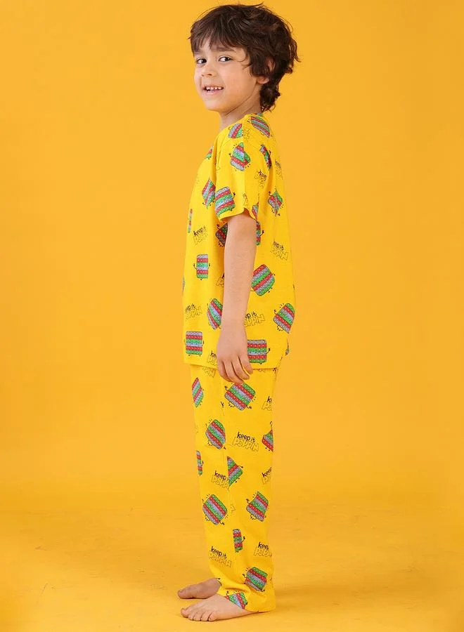 انثريلو طقم بيجامة وتيشيرت بطبعة أنثرلو بالكامل