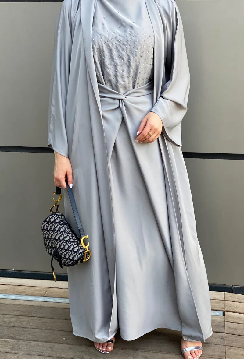 Moistreet Embroidered Belted Flared Sleeve Abaya Set
