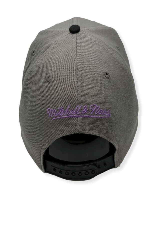 Mitchell & Ness NBA® Retro Bolt Deadstock Snapback HWC Raptors Purple One Size - Image 4