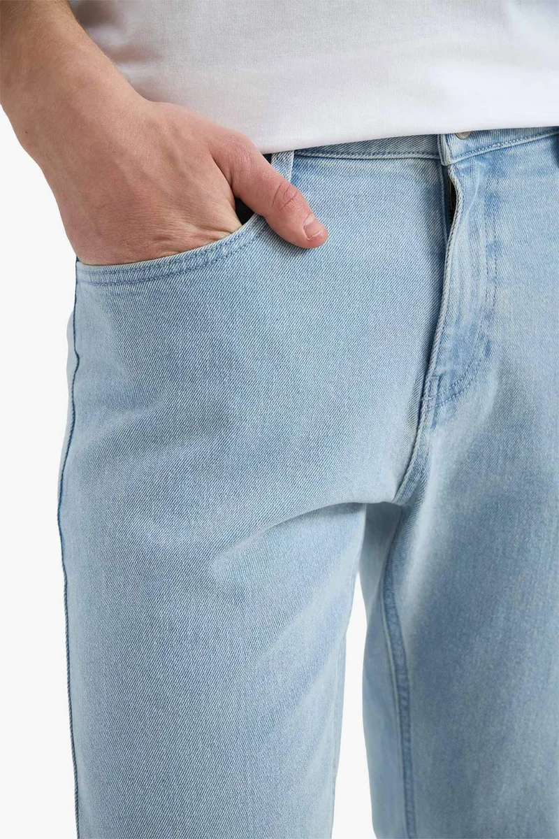 Defacto  Sergio Regular Fit Normal Waist Straight Leg Jeans for Men | Best Price UAE