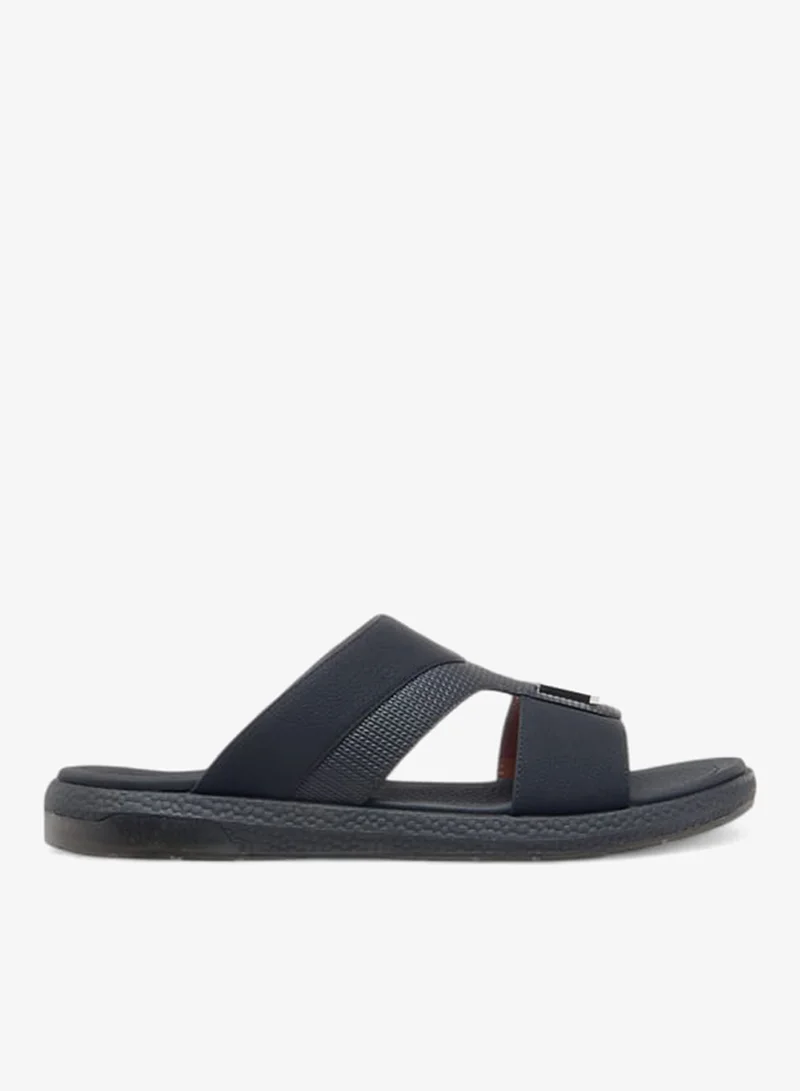 لو كونفورت صنادل رجالي سليب أون بتفاصيل مقصوصة