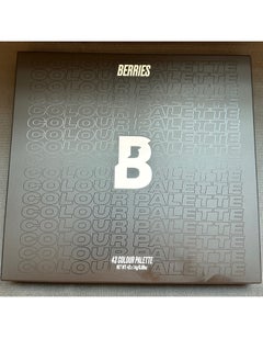 BEAUTY BAY Beauty Bay Berries 42 color eyeshadow palette  - Image 4