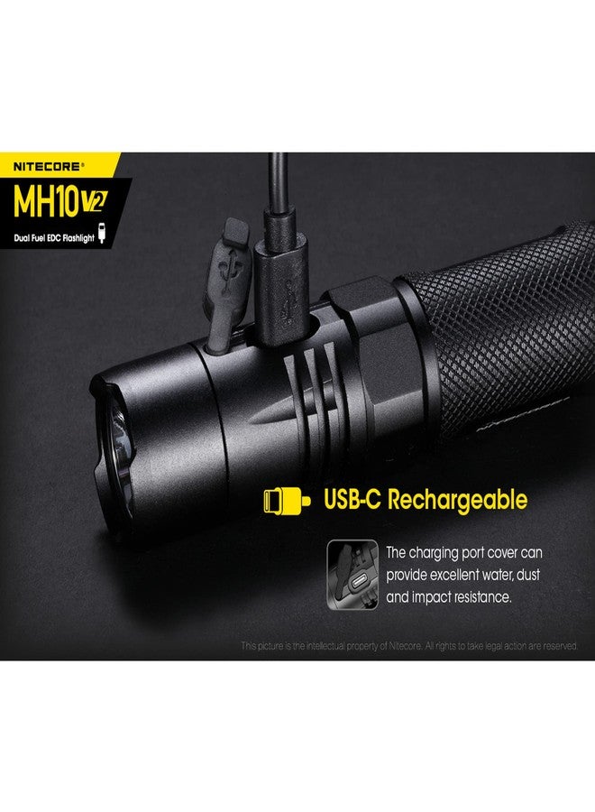 نايت كور مصباح يدوي قابل لإعادة الشحن Nitecore MH10 v2، بقوة 1200 لومن، مزود بمنفذ USB-C للشحن السريع وزر جانبي، صغير الحجم ومناسب للحمل اليومي في الجيب، مع منظم LumenTac. - Image 4