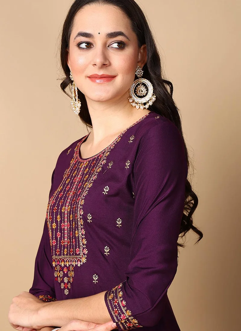 ZERESOUQ Purple Silk Blend Solid Embroidered Straight Kurta Trouser With Dupatta