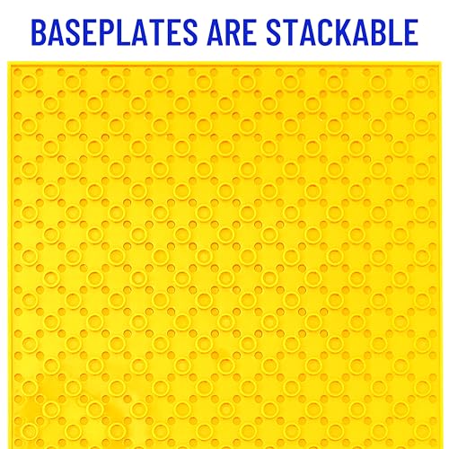 Strictly Briks ستريكلي بريكس - قواعد قابلة للتكديس - عبوة 24 قطعة 10"x10", 32x32 مسامير، متوافقة مع ليغو لبناء مشاهد المدينة، فاونديشن، تعرض الطوب على طاولة اللعب، قوس قزح - Image 3