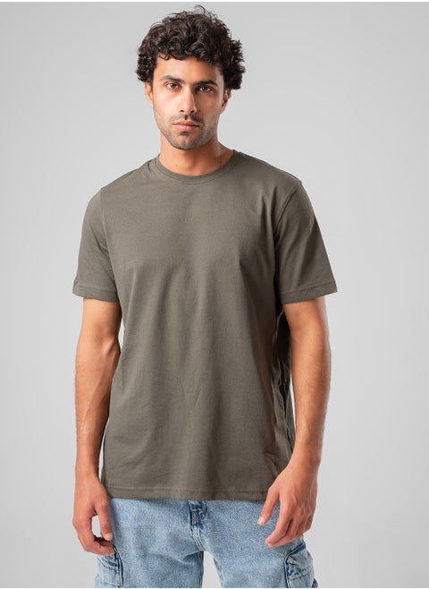 Men Basic T-shirt soft, breathable cotton with a comfortable fit