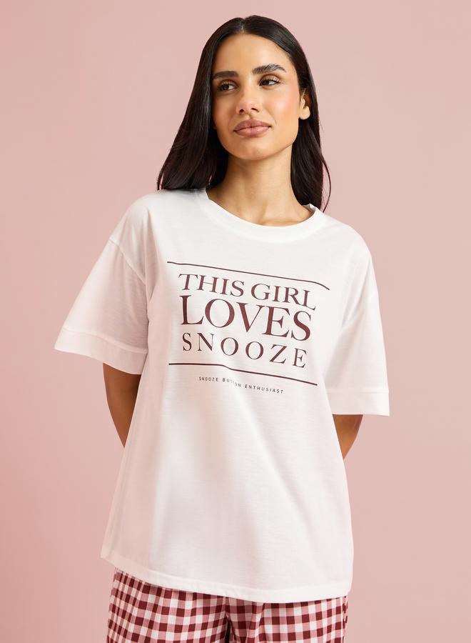 Styli Multi-Color Slogan Print T-Shirt and Checked Straight Fit Pants Pyjama Set - Image 5