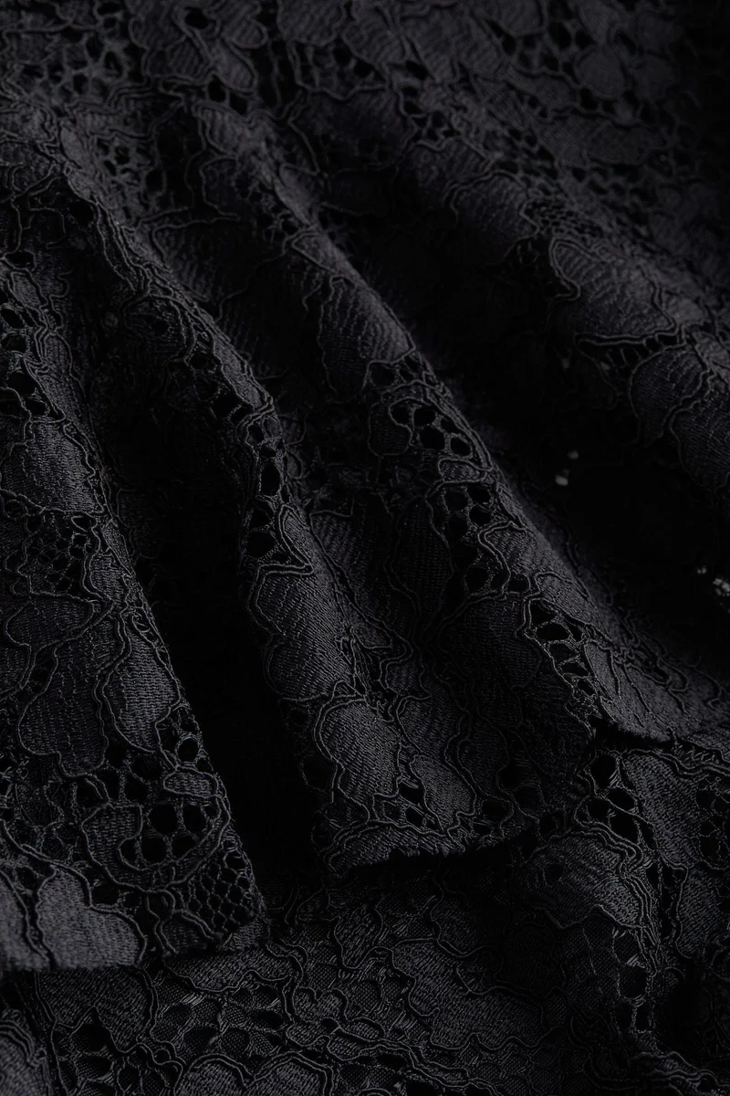 اتش اند ام فستان مكشكش من الدانتيل