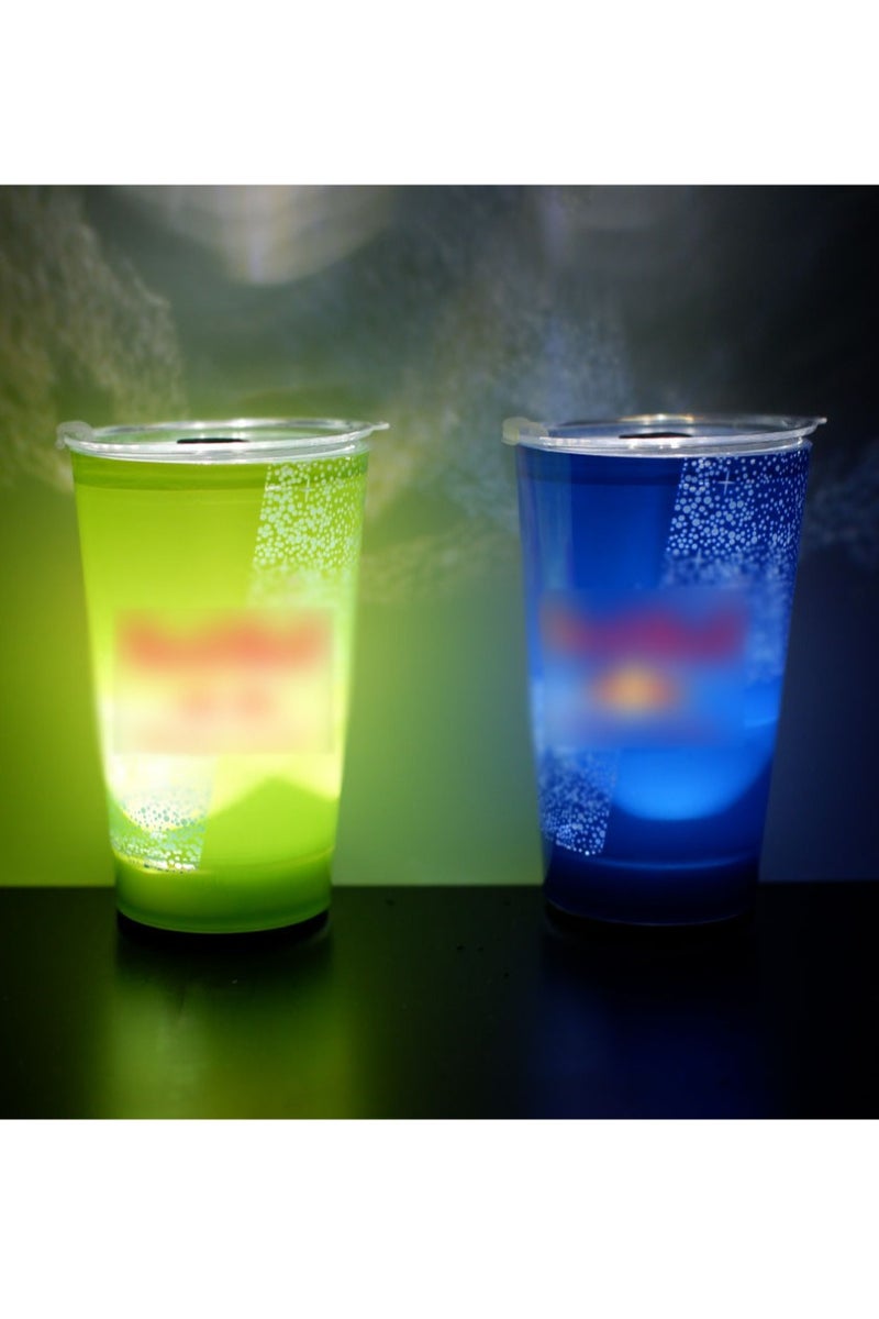 كوب فلاش من قطعتين، كوب مرح، كوب مضيء يعمل بمستشعر الماء، مع غطاء، مناسب لحفلات أعياد الميلاد وحفلات التخرج والمهرجانات (أخضر + أزرق، 420 مل) - Image 1