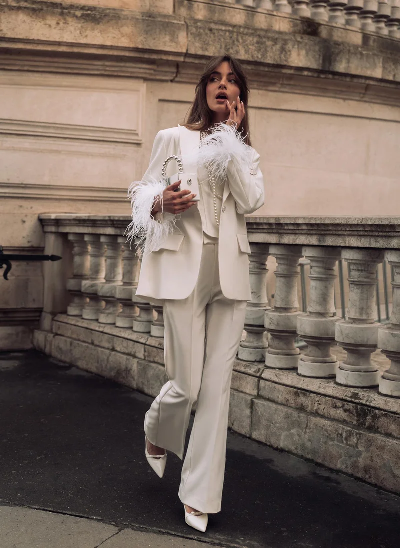 Lichi Loose trousers with waist pleats