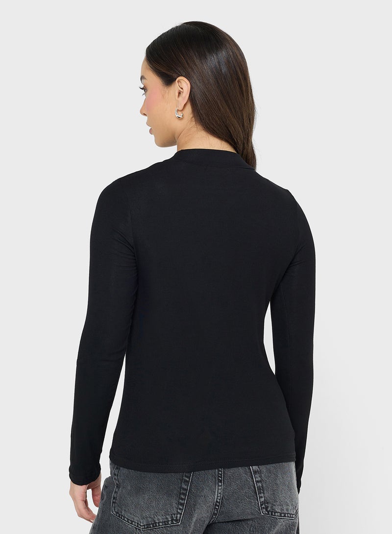 قطعتان بلوزة بأكمام طويلة ورقبة عالية