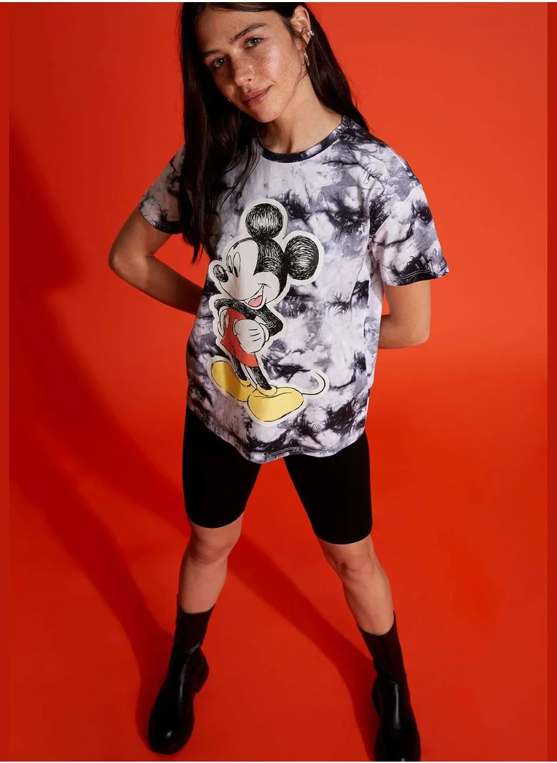 ديفاكتو Mickey Mouse Licenced Woman Knitted Regular Fit Crew Neck Short Sleeve T-Shirt