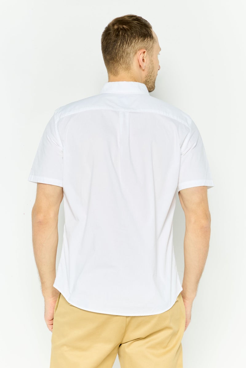 GAP Men Standard Fit Solid Short Sleeves Casual Shirt, White - Image 3