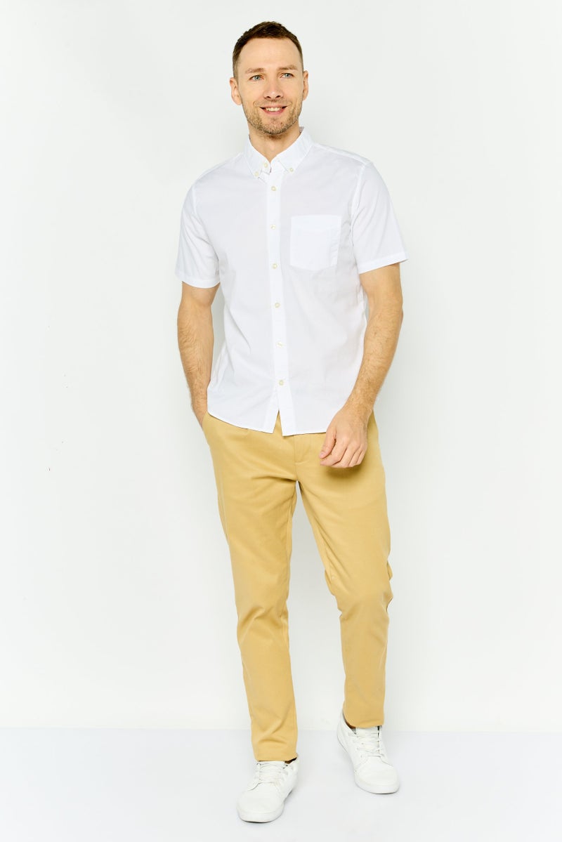 GAP Men Standard Fit Solid Short Sleeves Casual Shirt, White - Image 2