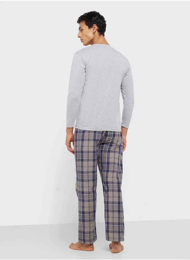 سفنتي فايف Nightwear T-Shirt & Pants Set